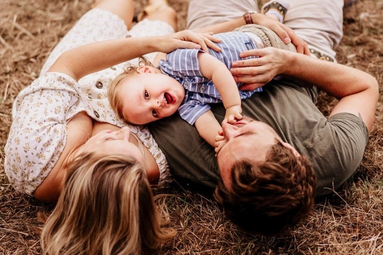 relaxed family photoshoot
